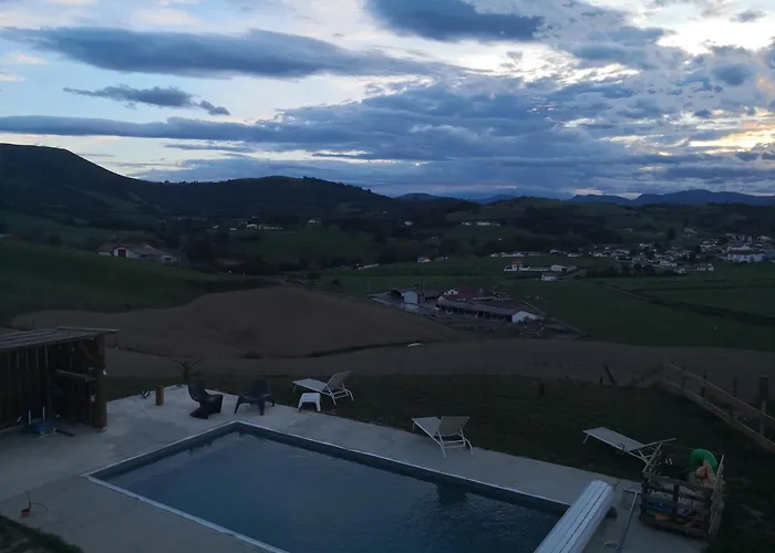 Mendiburia Penzion *